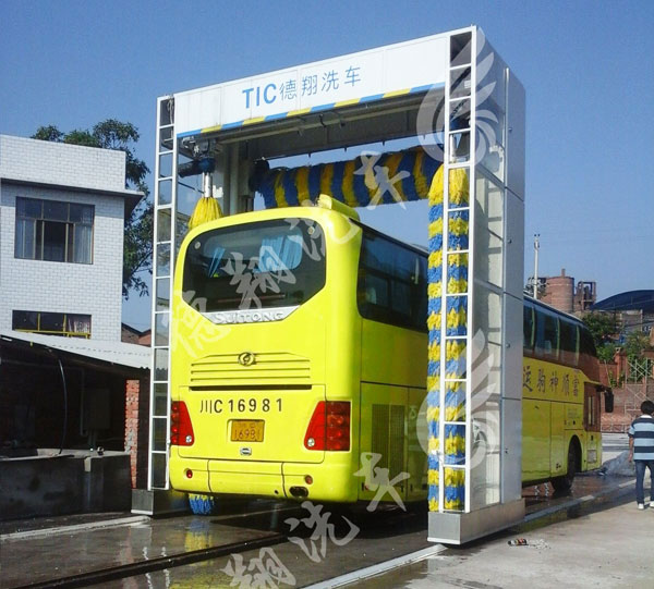 大巴洗車機(jī)